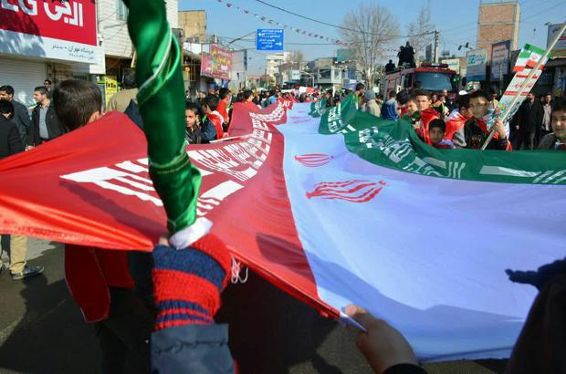 راهپیمایی باشکوه 22 بهمن در پاکدشت برگزار شد