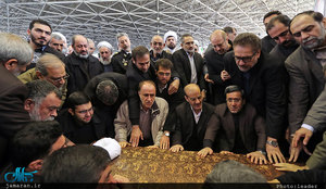 اقامه نماز رهبر معظم انقلاب بر پیکر حجت‌الاسلام والمسلمین هاشمی رفسنجانی