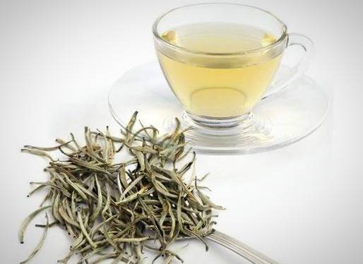 معرفی ۵ نوشیدنی‌ آبرسان و مقوی