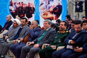 رزمایش کمک مومنانه با اهدای ۳۰۰ دستگاه ویلچر به بهزیستی در حرم امام  خمینی (س)