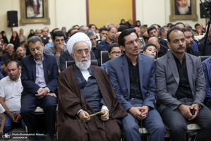 دیدار کارکنان حرم و موسسه تنظیم و نشر آثار امام خمینی(س) با سید حسن خمینی