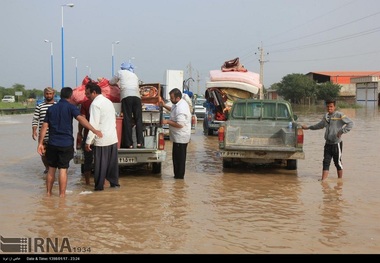 200نیروی شهرداری تهران درحال پاکسازی آثارسیل دشت آزادگان هستند