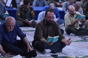 مراسم دعای پرفیض کمیل در حرم امام خمینی (س)