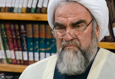 آیت‌الله غرویان: اگر اتحاد و یکپارچگی وجود داشته باشد می‌توانیم مقاومت کنیم و بر تحریم‌ها پیروز شویم/ جدایی و تفرقه شخصیت‌های سیاسی روحیه مردم را تضعیف و دشمن را شاد می‌کند/ مچ‌گیری را کنار بگذاریم