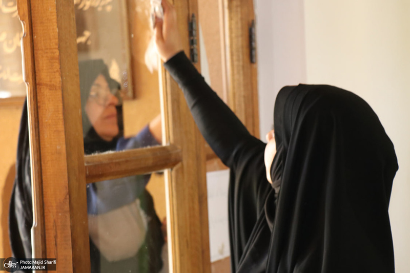 غبار روبی و عطر افشانی و بیت و زادگاه امام خمینی (س)