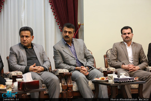 دیدار جمعی از مدیران آموزش و پرورش قائم شهر با سید حسن خمینی 