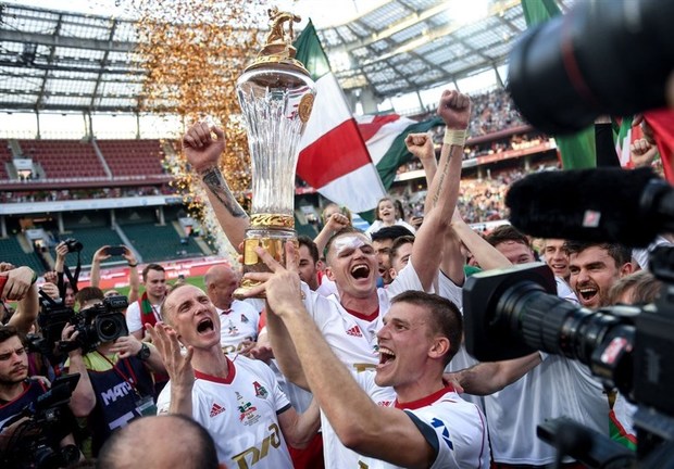 لوکوموتیو مسکو قهرمان لیگ برتر روسیه شد + عکس
