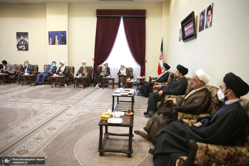 حاشیه های تجدید میثاق رئیس قوه قضائیه و مسئولان عالی قضایی با آرمان‌های حضرت امام خمینی (س)