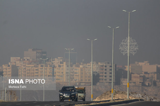 خیمه ذرات معلق بر آسمان تبریز