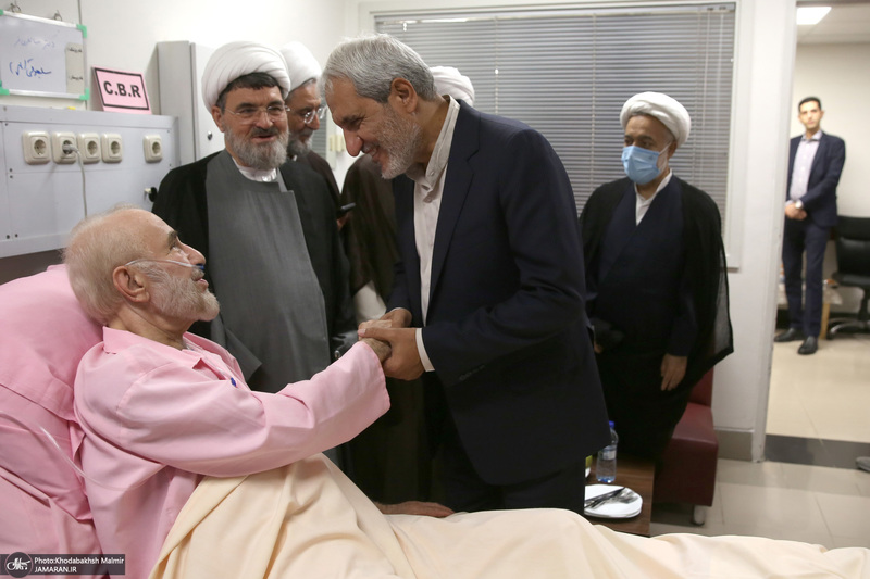 عیادت جمعی از شخصیت های سیاسی و فرهنگی از سید محمد خاتمی - 2