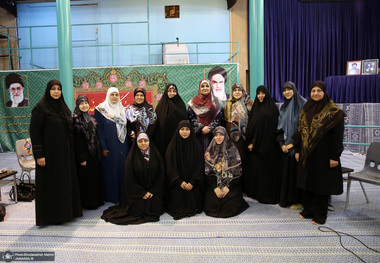 دیدار جمعی از خواهران نخبه عراقی با دکتر فاطمه طباطبایی در جماران 