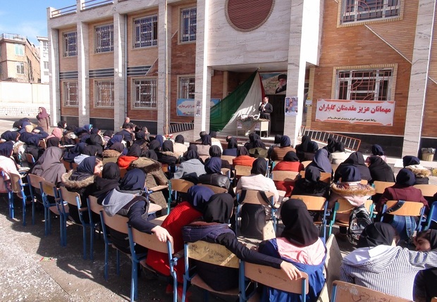 27 پایگاه کمک های دانش آموزان روانسری را جمع آوری می کند