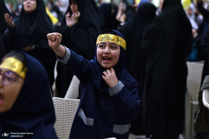 مراسم تجلیل از دانش آموزان برگزیده فرهنگی، هنری و قرآن، عترت و نماز منطقه 19