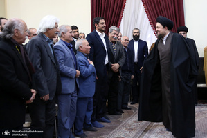 دیدار جمعی از پیشکسوتان و ورزشکاران با سید حسن خمینی