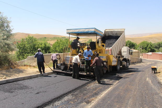 بیش از ۹ هزار متر مربع از معابر روستایی ری آسفالت شد