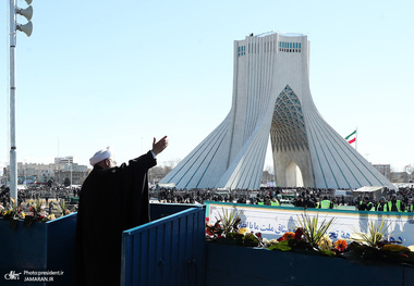 سایت رسمی حسن روحانی: از دیدگاه روحانی، برای بازگشت به شرایط انقلاب ۱۳۵۷، «باید همه افراد و گروه‌ها را به سوار شدن قطار موفقیت و پیروزی انقلاب دعوت کرد»/ برجام دو، از نگاه روحانی «اجماع داخلی و اقدام مشترک ملی و همگرایی ملت برای ساخت ایران» است