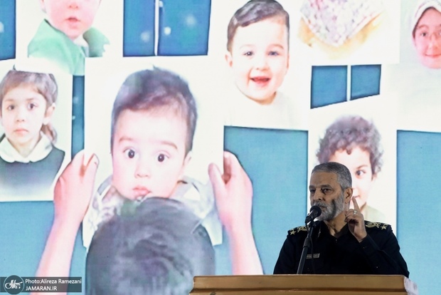 رئیس ستادکل نیروهای مسلح: تنها راه امن ماندن ایران روزآمدسازی سامانه ها و ارتقای قدرت دفاعی است/ تاثیرات راهبردی و سرنوشت‌ساز بخش‌هایی از دستاوردهای شگرف و افتخارآفرین صنعت دفاعی کشور در دفاع مقدس ضد صهیونیستی و ضد امریکایی پدیدار شد