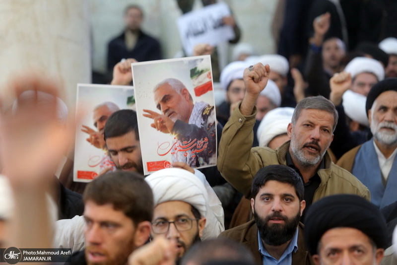 اجتماع طلاب در محکوم کردن اقدام تروریستی دولت آمریکا در به شهادت حاج قاسم سلیمانی