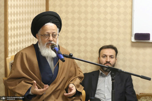 دیدار رئیس و جمعی از معاونان و مدیران مؤسسه تنظیم و نشر آثار امام خمینی(س) با نماینده مقام معظم رهبری در عراق