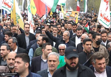 حضور پزشکیان در راهپیمایی روز جهانی قدس + عکس ها