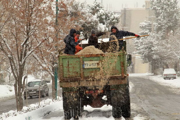 ۲۴۵ دستگاه نمک پاش و برف روب در تهران فعال است