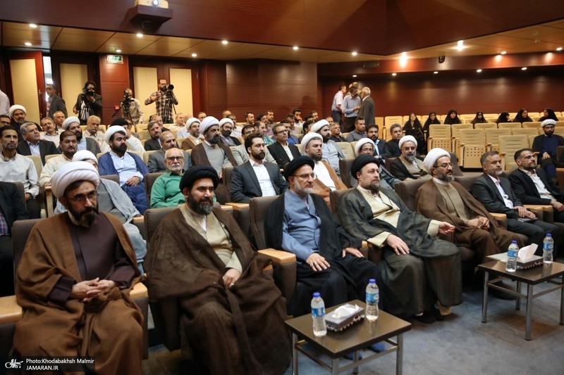 دیدار رئیس و کارکنان سازمان اوقاف و امور خیریه با سید حسن خمینی