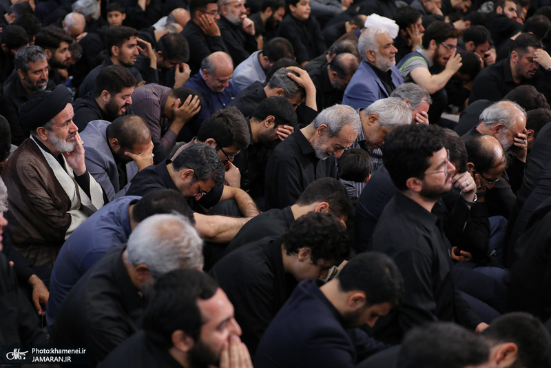 آخرین شب مراسم عزاداری حضرت اباعبدالله الحسین (ع) در حسینیه امام خمینی