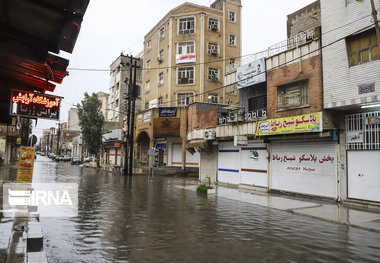 تلاش برای مهار آبگرفتگی در اهواز ادامه دارد