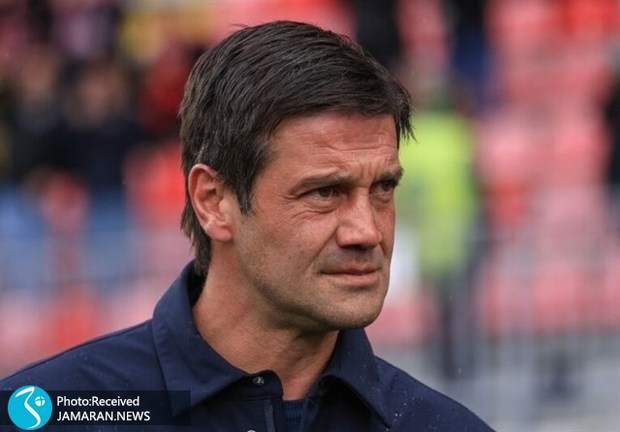 سیگار، دلیل تاخیر سرمربی اینتر در نشست خبری!