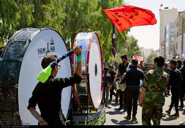 افراط و بدعت در فرهنگ عاشورایی وارد نشود