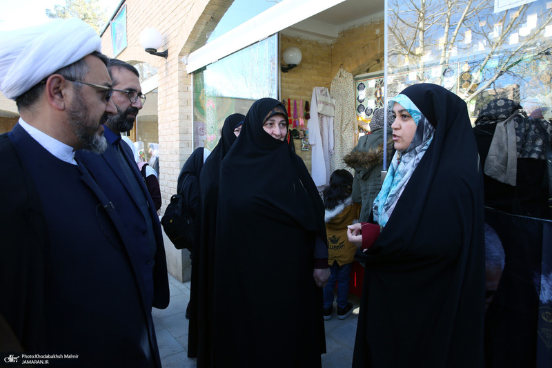 بازدید خانم دکتر فاطمه طباطبایی از دومین هفته فرهنگی بر آستان آفتاب