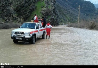 20 گردشگر از سیلاب روستای حصار بند گلستان مشهد نجات یافتند