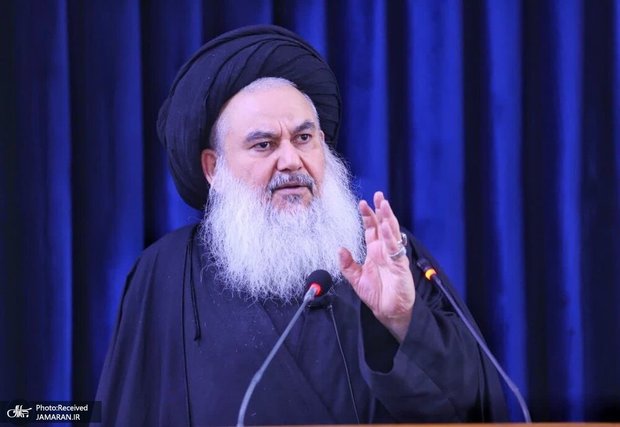 امام جمعه بغداد: مقاومت صادقانه بر نیروی نظامی غلبه می‌کند/ نشست کشورهای عربی با ترامپ تأیید حاکمیت آمریکا بر سیاست خاورمیانه بود/ حذف تصاویر شهدا از مسیر فرودگاه بغداد اقدامی اهانت‌آمیز است/ آمریکا کشوری نیست که به وعده‌های خود پایبند باشد