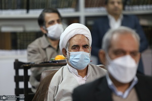 رونمایی از کتاب های «المکاسب المحرمه» و«ملحق العروه الوثقی» تالیف آیت الله العظمی صانعی(ره)