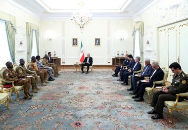پزشکیان در دیدار وزیر جنگ بورکینافاسو: نگاه ایران به آفریقا راهبردی و مبتنی بر منافع متقابل است