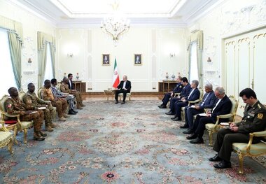 پزشکیان در دیدار وزیر جنگ بورکینافاسو: نگاه ایران به آفریقا راهبردی و مبتنی بر منافع متقابل است