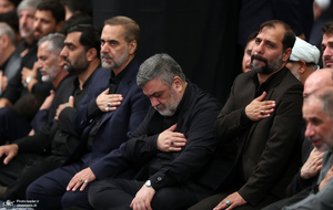 عزاداری شام غریبان در حسینیه امام خمینی