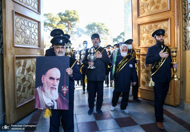 دسته عزاداری خادمان حرم کریمه اهل بیت (ع) در روز شهادت حضرت زهرا (س)‎‎
