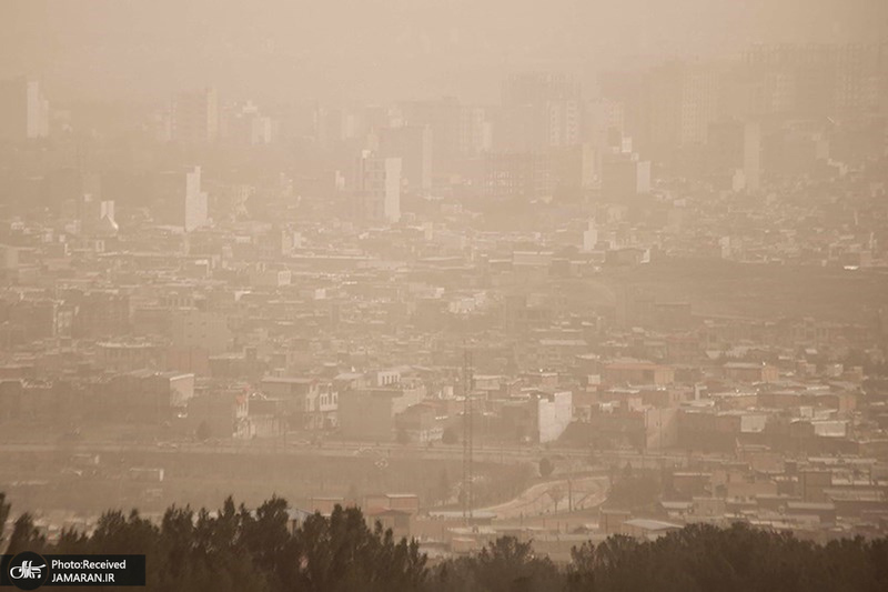 منتخب تصاویر امروز جهان - 14 اسفند 1400 - گرد و خاک در کرمانشاه