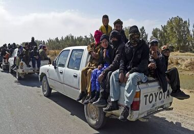 خروج بیش از ۷۱۷ هزار نفر از اتباع غیر مجاز از کشور در سال جاری/ تعیین تکلیف اتباع دارای برگه سرشماری، به‌زودی/ چهار سال است در افعانستان اصلا جنگی نیست، چرا باید شرایط فوق العاده برای کسانی که در کشور ما هستند اعلام کنیم؟ 