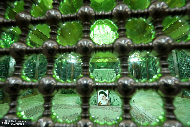 حضور رهبر معظم انقلاب در مرقد مطهر امام خمینی(س) و گلزار شهیدان