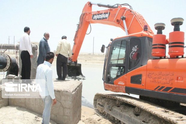 عملیات ساخت موج شکن اسکله سایت پرورش میگوی رودیک چابهار بزودی آغاز می‌شود