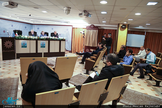 قانعی راد: رژه اشرافیت تراکم نفرت اجتماعی به همراه دارد/ راغفر: نارضایتی ها عمدتاً از تقاضاهای به حق طبقات محروم جامعه است/ عبدی: اگر کسی پیدا شود که بگوید واقعیت را کشف کنیم، سرنوشت خوبی پیدا نمی کند