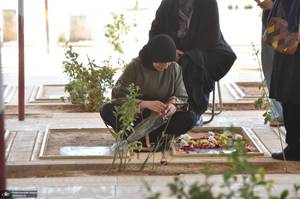 زیارت اهل غبور در آخرین پنجشنبه سال در بهشت زهرا (س) تهران