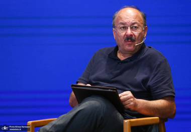 بیژن عبدالکریمی: نسبت به امر ملی نگرانم/ شجاعت بیشتری برای تغییر شرایط لازم است/ در رسانه‌، مسائل اجتماعی‌، امنیتی‌ و... باید به شدت تغییر مشی دهیم/ جز با زبان قهر و خشونت با لایه‌های مدرن جامعه صحبت نکرده‌ایم