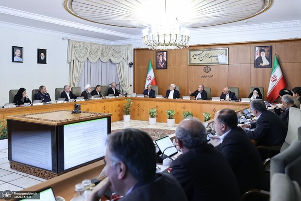 هیئت دولت از مجوز راهبردی رهبری تقدیر کرد/ عراقچی در مورد مذاکرات گزارش داد