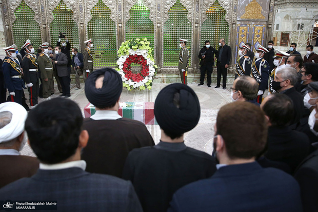 وداع با پیکر مطهر شهید محسن فخری زاده در حرم امام خمینی(س)