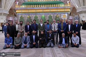 تجدید میثاق جمعی از هنرمندان حوزه هنری با آرمان های حضرت امام(س)