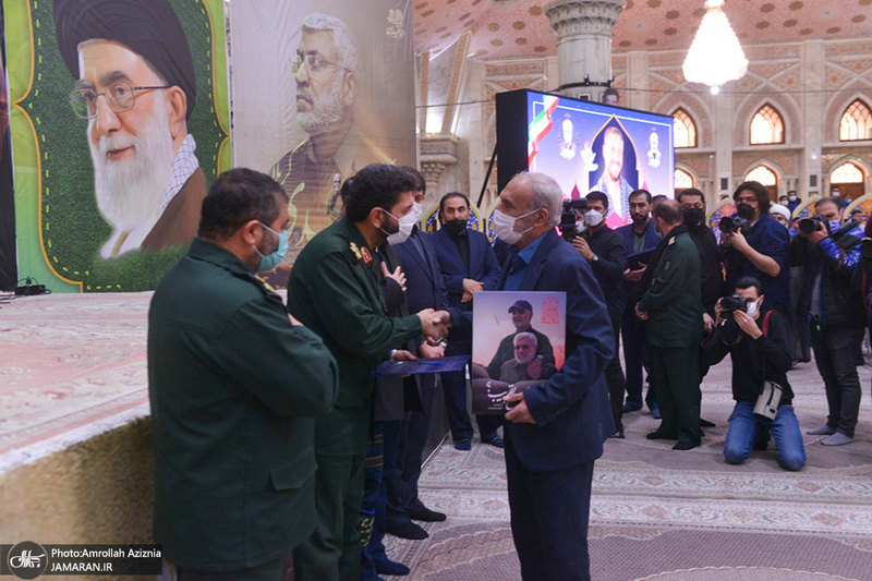اجتماع کارگران به مناسبت دومین سالگرد شهادت حاج قاسم سلیمانی در حرم امام خمینی(س)