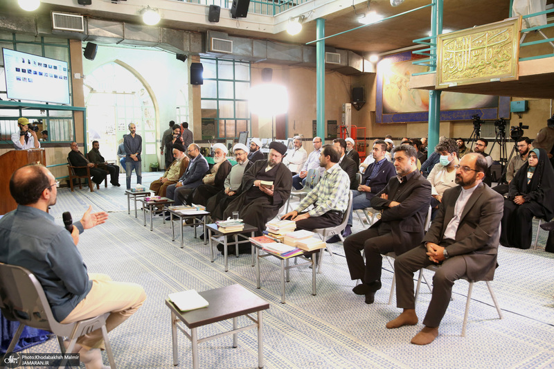 دیدار اعضای جبهه فرهنگی نقلاب اسلامی با سید حسن خمینی